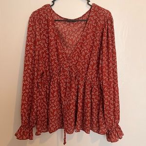 PLUS FLOWY BLOUSE - RED FLORAL - V NECK - BLOUSE